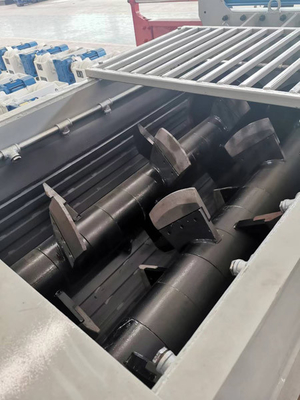 Pencampur Paddle Poros Ganda 50-65 M3/jam dengan Daya 90 atau 110kw dan 380V 50Hz untuk Pencampuran Industri