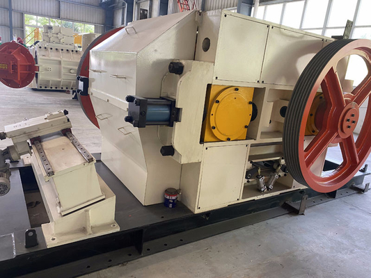 Tambang Bahan Baku Mesin Roller Crusher Ganda Untuk Lini Produksi Bata Tanah Liat