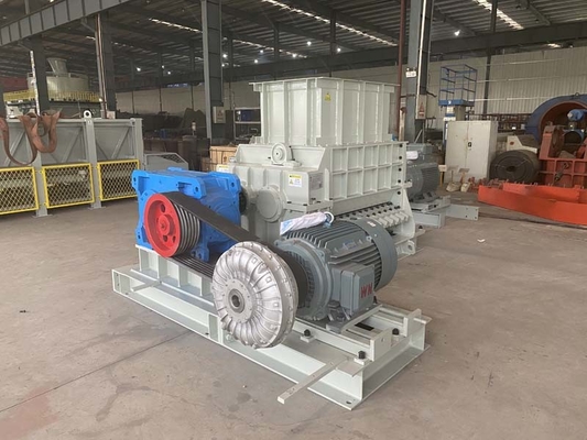 BBT AC Motor Double Toothed Roller Crusher Kapasitas 30 - 45m³ / jam