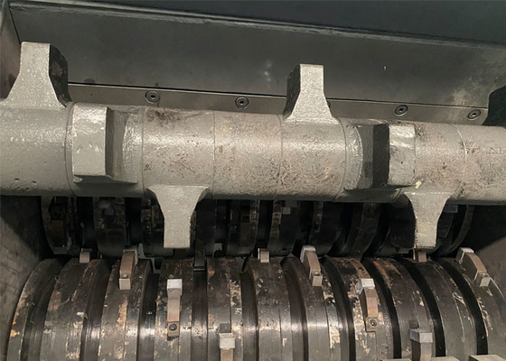 AC Motor Double Toothed Roll Crusher Untuk Mengolah Bahan Baku