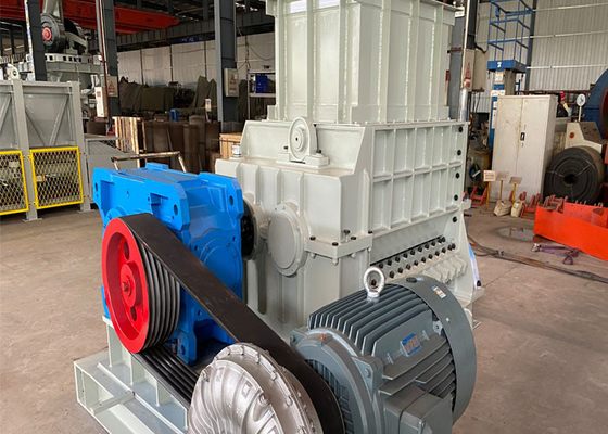 AC Motor Double Toothed Roll Crusher Untuk Mengolah Bahan Baku