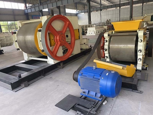 Peralatan Pengolahan Mineral BBT Double Roller Hammer Mill Crusher Disesuaikan