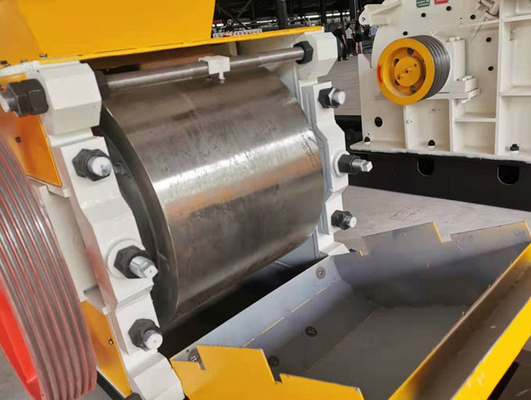 Peralatan Pengolahan Mineral BBT Double Roller Hammer Mill Crusher Disesuaikan