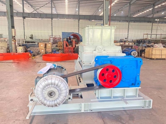 AC Motor Double Tooth Roller Crusher 30 - 45 m3 / H Kapasitas Pengolahan Bahan Baku