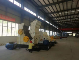HC800 * 2A Dual Rotor Hammer Crusher Machine Mill Untuk Pemrosesan Bahan