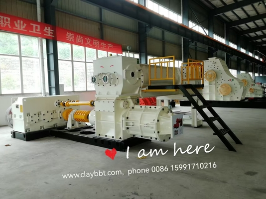 Mesin cetakan batu bata Extruder vakum untuk blok padat dan berongga Kapasitas 120000-130000 pcs / hari