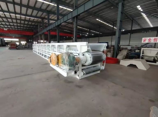 Kapasitas Tinggi Produksi Customized Clay Brick Box Feeder Untuk Belt Feeding Kecepatan 5,2m / min Dalam pembuatan batu bata