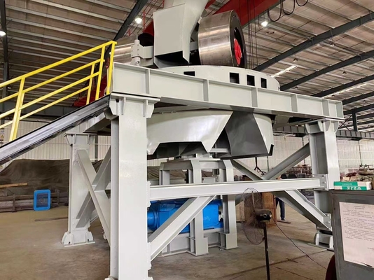 Clay Brick Wet Pan Mill dengan 40-50m / h Kapasitas dan 5300*4600*6500 mm Ukuran