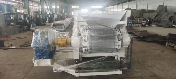 Kapasitas besar TCNL Clay Materials Brick Box Feeder Machine dengan 1175 mm Chain Travel Track Center Distance